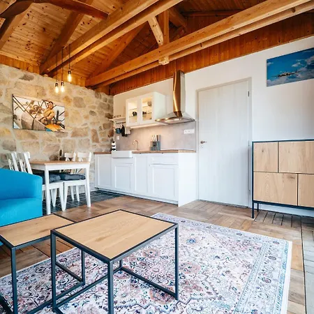 Two Wings * Lomnice nad Lužnicí